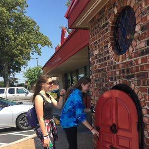 Meet your Posher, Jillian